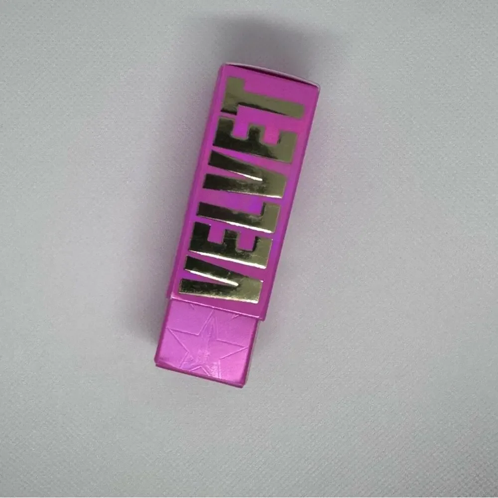 Jeffree Star confessional velvet trap lipstick